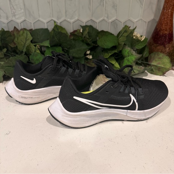 Nike Zoom Pegasus 38 Black/White Womens Running Shoes Size 6 - Picture 2 of 7